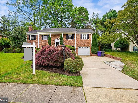 2nd image of 7814 Friars Ct