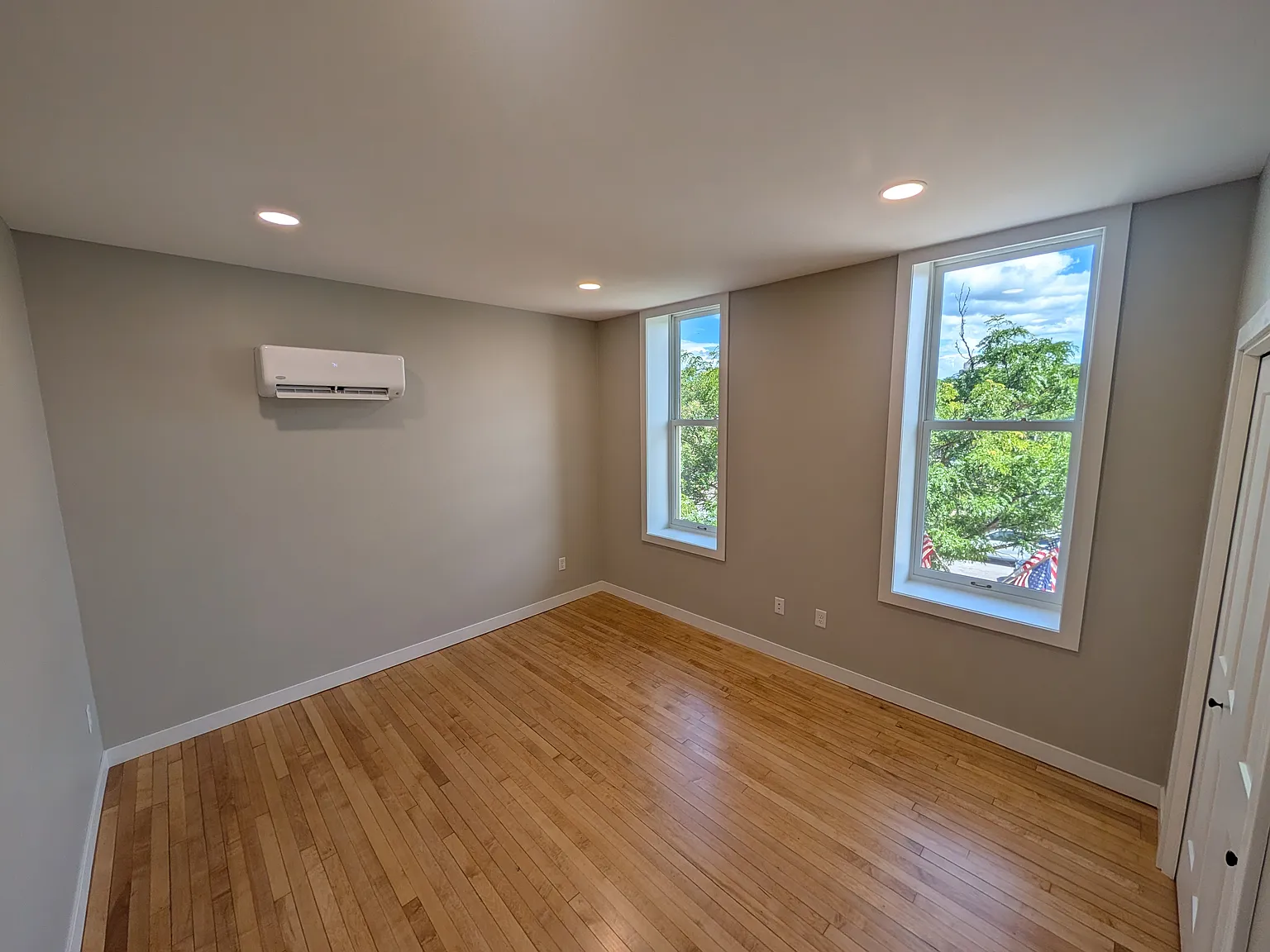 2 bed, 1354 sqft, $1,700 — Photo 4