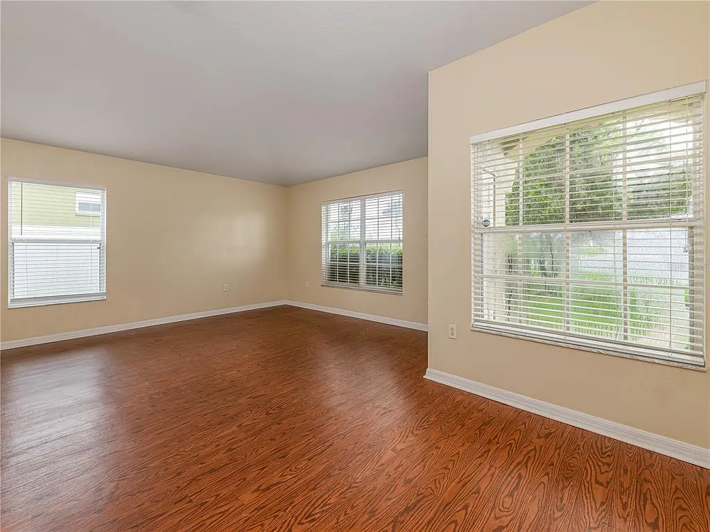 3 bed, 2.0 bath, 1529 sqft, $1,950 — Photo 4