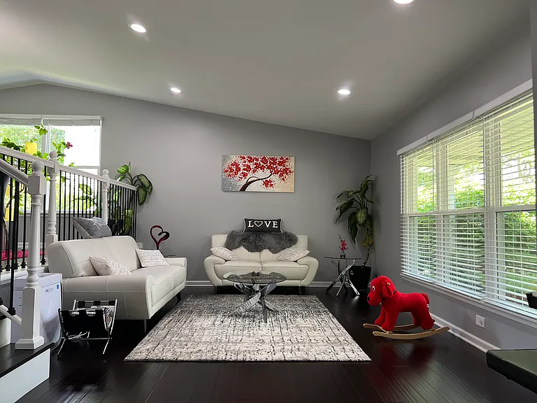 1126 N King Arthur Ct — Photo 2