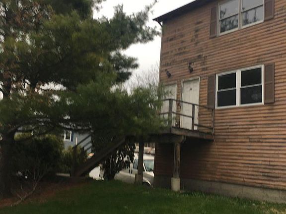Front porch and private entrance