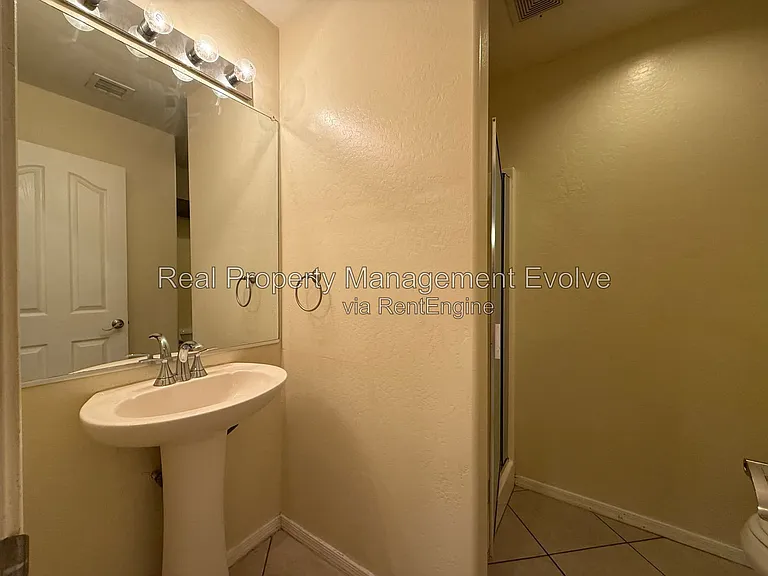 25824 W Burgess Ln — Photo 12