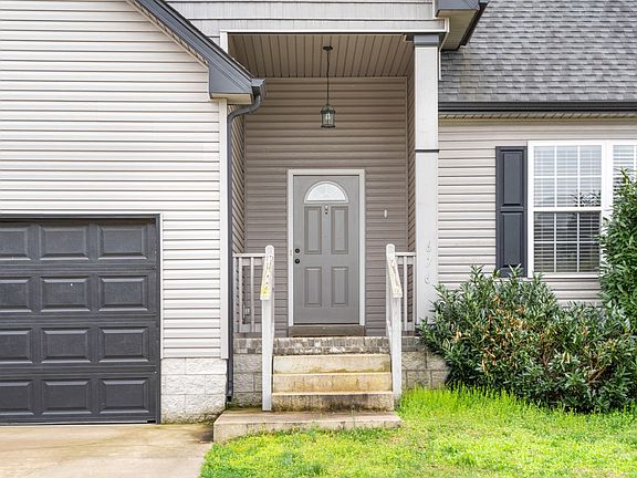 2nd image of 676 Fox Trail Ct