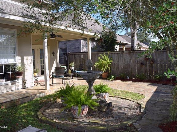 4th image of 18 Oakthorn Ct