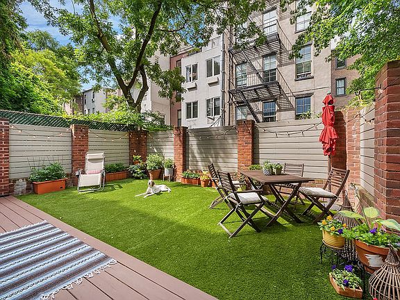 4th image of 131 W 122nd St #1A