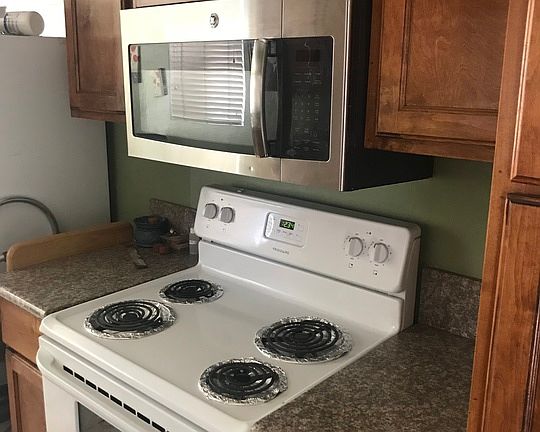 4th image of 1433 1/2 W 81st St