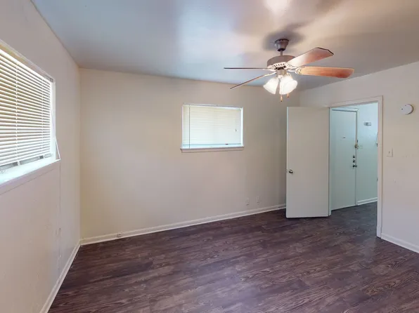 903 S Welch St, Denton, TX 76201