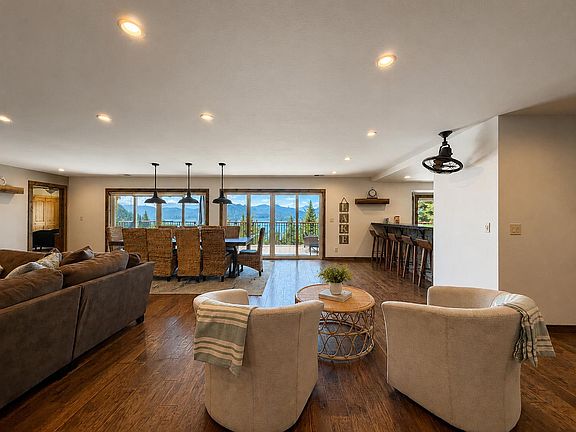 5th image of 1127 Lassen View Dr