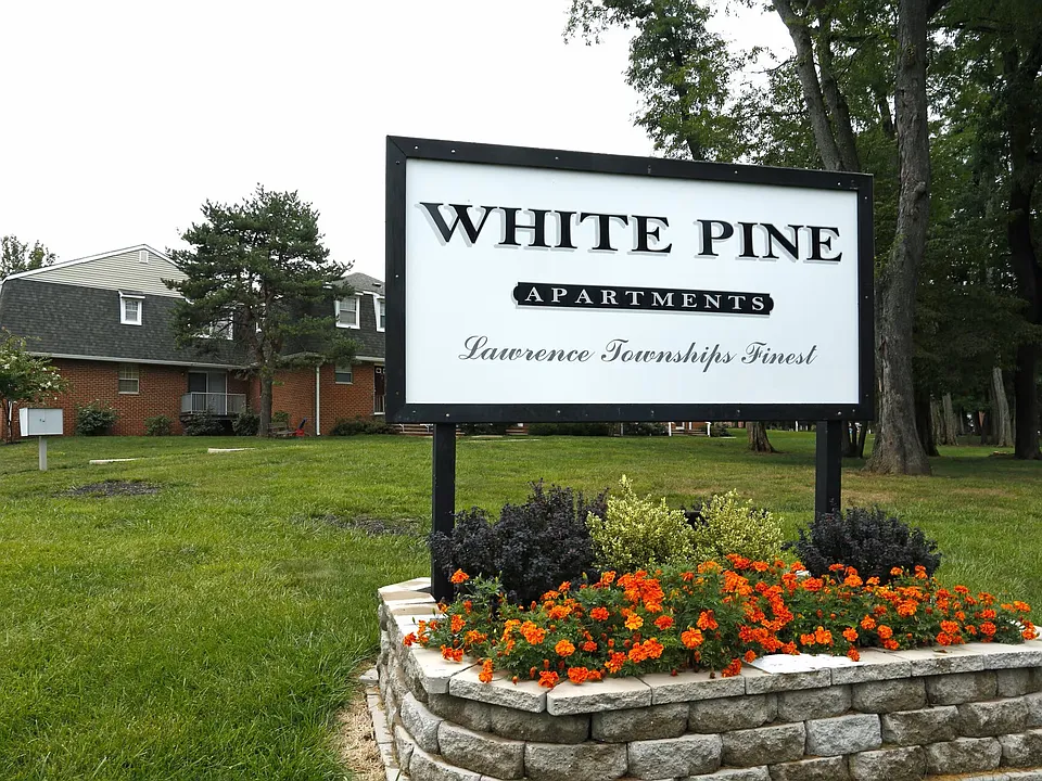 White Pine Apartments