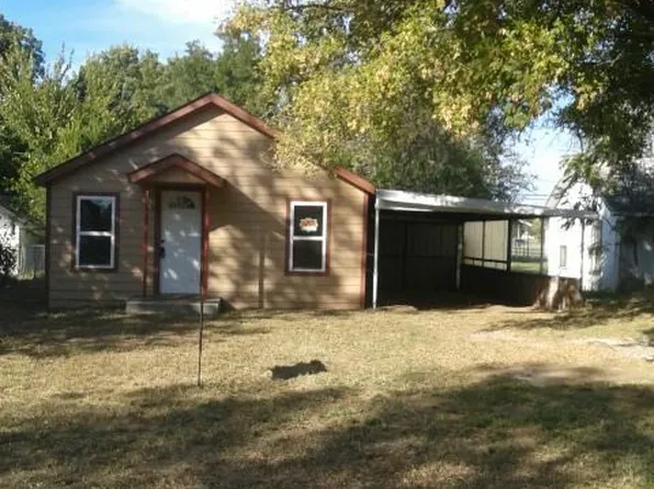 304 E Oak St, Canton, OK 73724