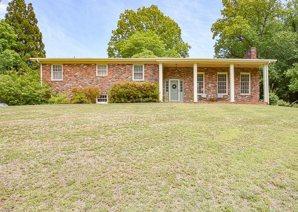 1st image of 2654 Wessex Rd