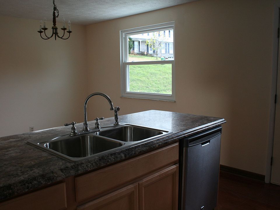 1st image of 236 Quail Dr