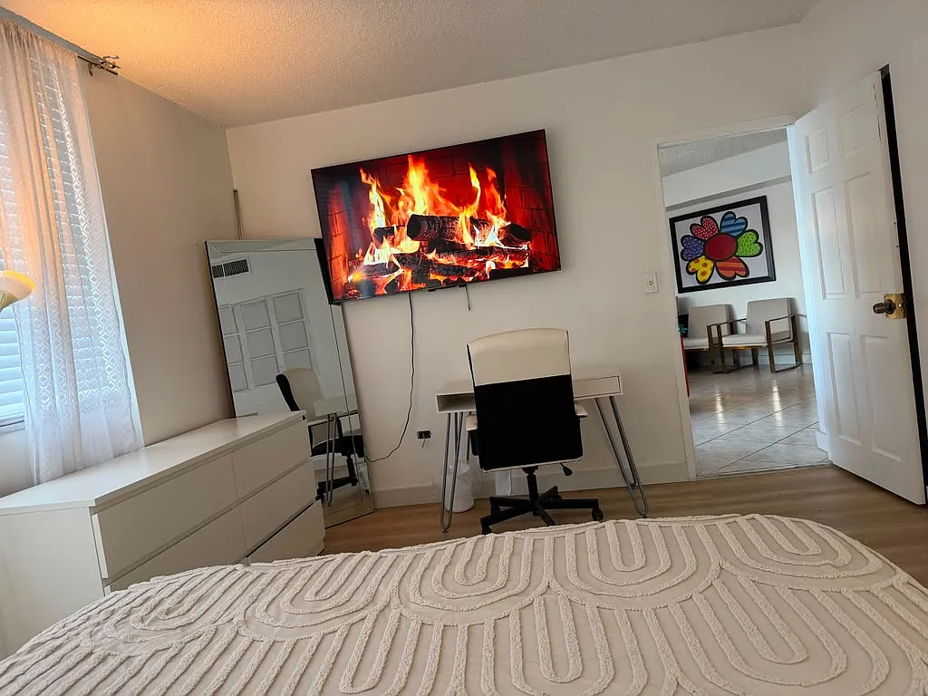 2 bed, 990 sqft, $3,000 — Photo 4
