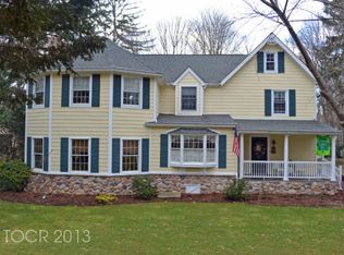 92 Chestnut St, Ramsey, NJ 07446