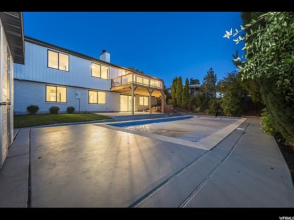 2nd image of 2516 E Village Cir