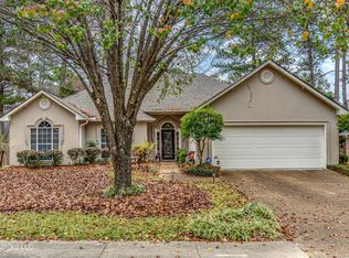 455 Shadowood Dr, Ridgeland, MS 39157