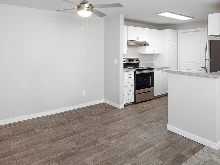 Stonesthrow Apartments — Photo 21
