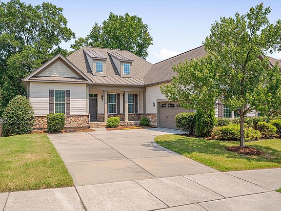 2nd image of 901 S Bend Dr