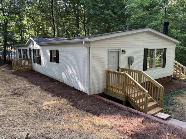 4795 Balsom Rd, Pfafftown, NC 27040