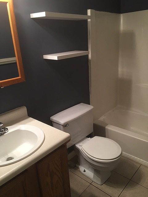 2nd image of 1861 S Sawburg Ave APT 24