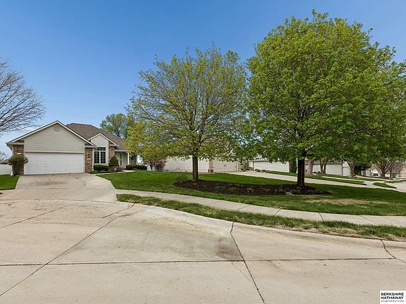 3rd image of 9810 S 175th Cir