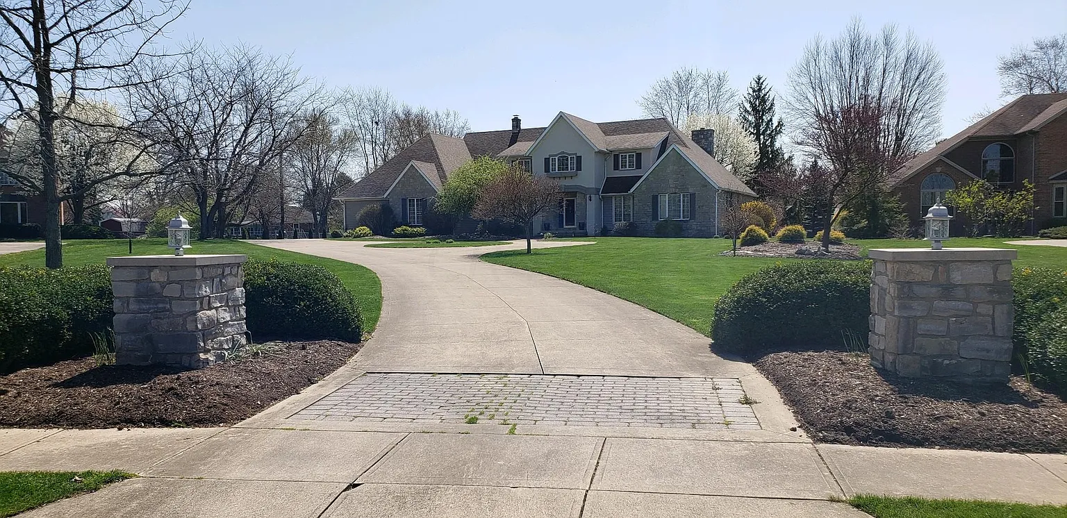 1025 Damon Dr photo 1