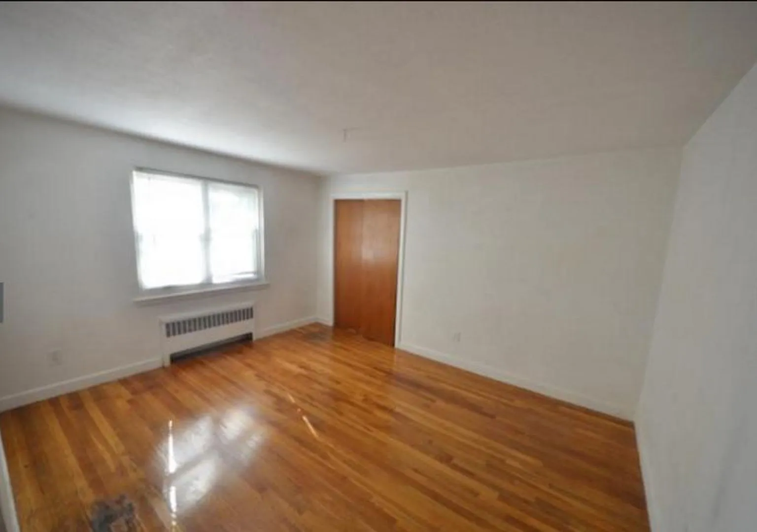 Brighton 3 Bed | Garage Parking Available | No Broker Fee — Photo 2