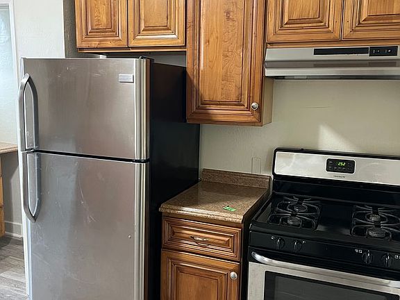 3rd image of 4370 Mission St #4