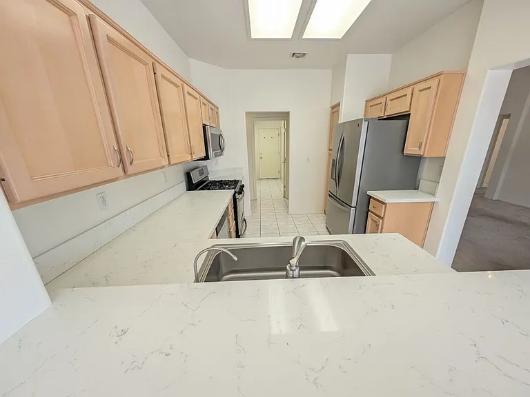 10113 Crescent Creek Dr — Photo 8