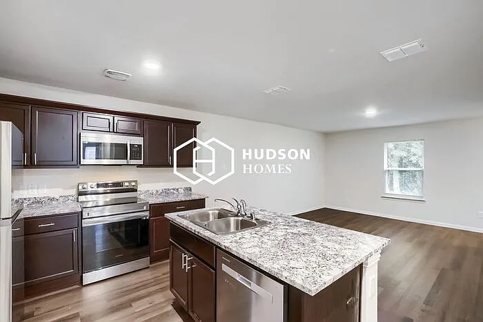 825 Garrison St — Photo 9