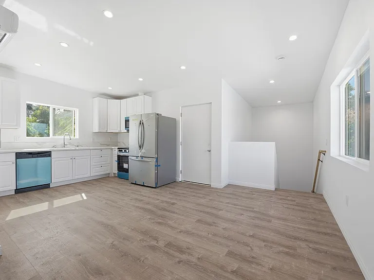 5444 Brockbank Pl — Photo 1