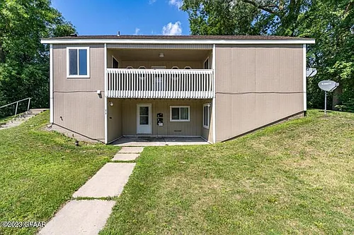 315 Summit Ave Tri-Plex Photo 1
