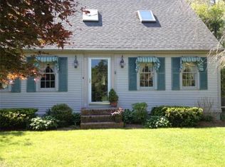 555 Walnut Plain Rd, Rochester, MA 02770