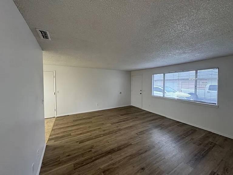 121 Edith Cir — Photo 15