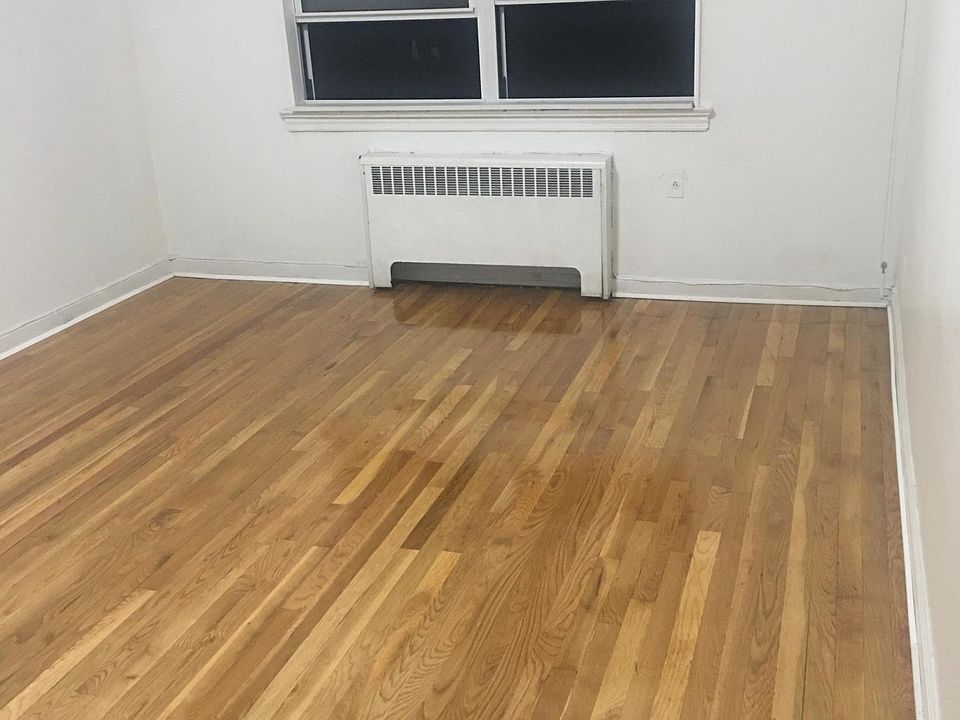 1st image of 6528 Utopia Pkwy