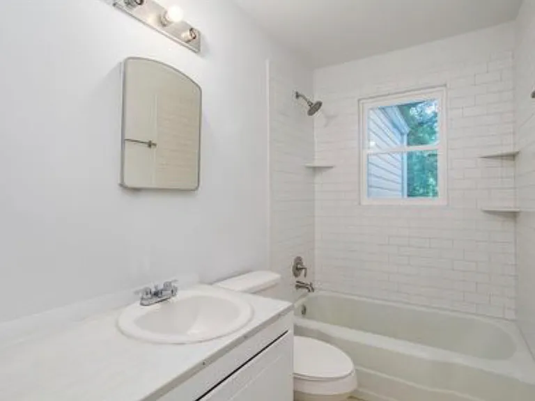 1016 Tabor St — Photo 11