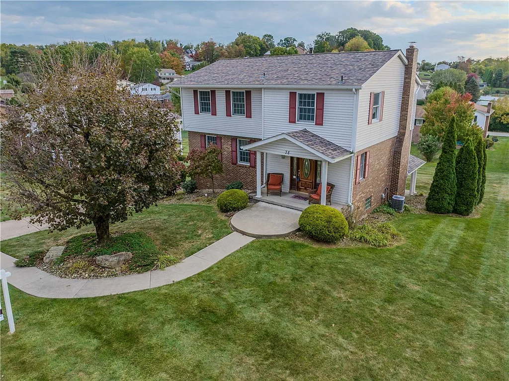 38 Elgin Dr photo 1