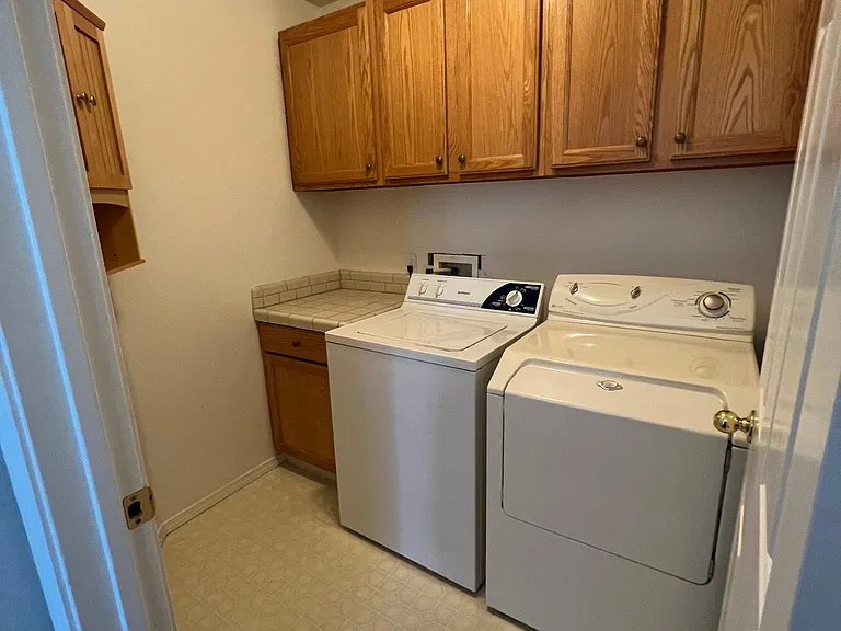 74 W Davenport Dr — Photo 12