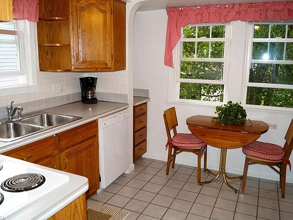 4th image of 7006 Forest Ave