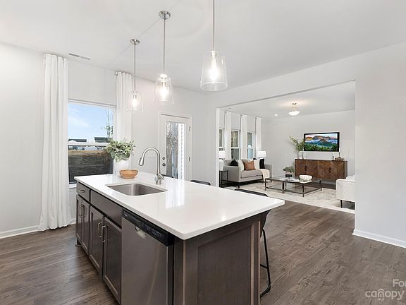 4th image of 237 Parkmont Dr #135