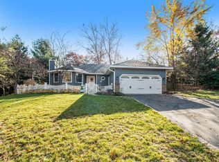 4886 Oakway Ct NE, Grand Rapids, MI 49525