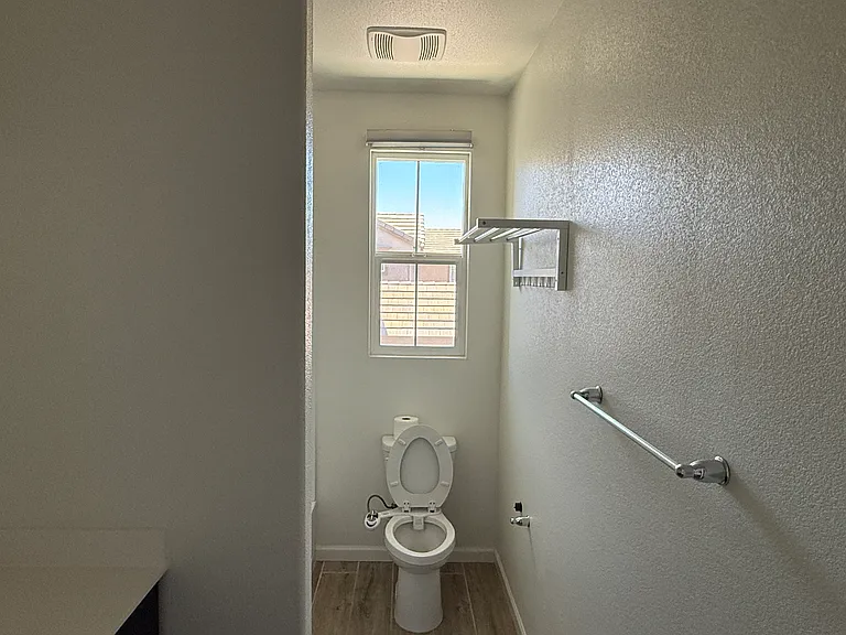 Common Bathroom #2