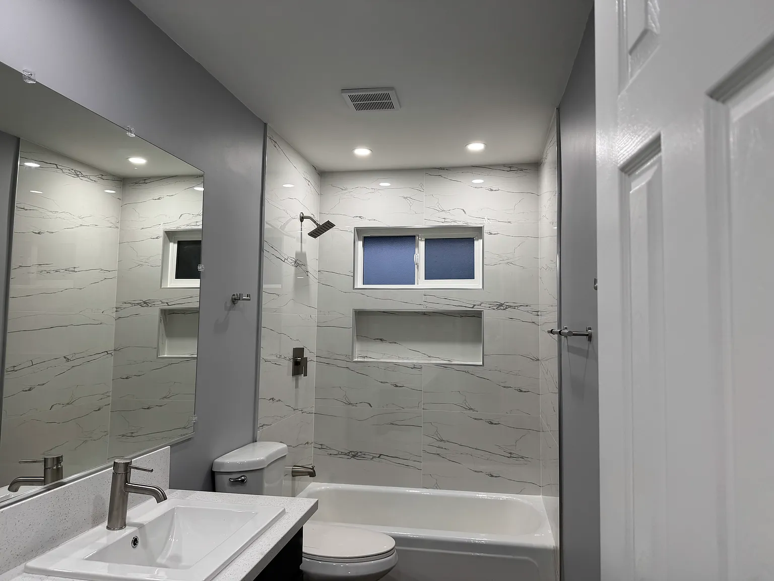 2 bed, 970 sqft, $1,300 — Photo 2