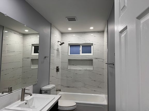2nd image of 816 30th St Unit C