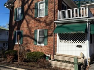 1 White St APT 2, Lexington, VA 24450