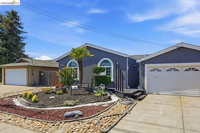 2269 Cypress Ave — Photo 26