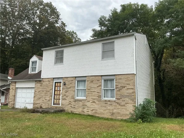 389 Stonewood St, Canal Fulton, OH 44614