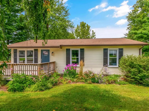 1395 Dow St, Christiansburg, VA 24073