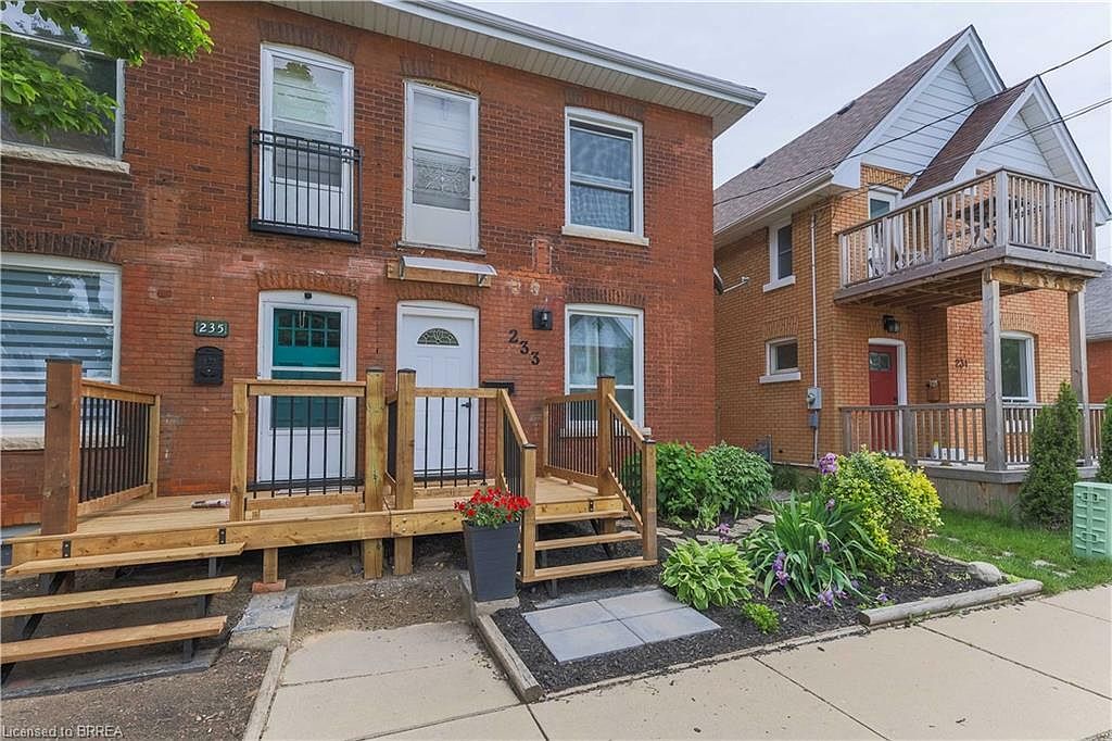 233 Brock St, Brantford, ON N3S 5X1 Zillow