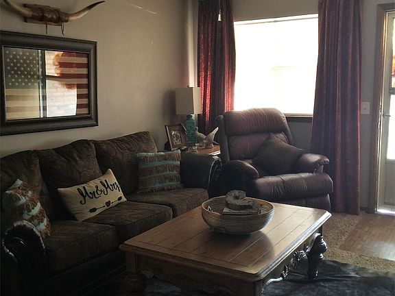 3rd image of 2315 N Park Dr
